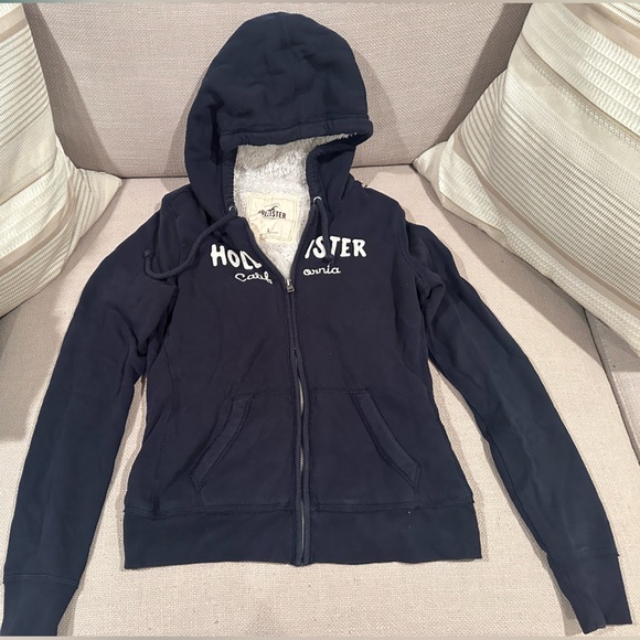Hollister Women's Black Hoodie - Picture 4 of 16